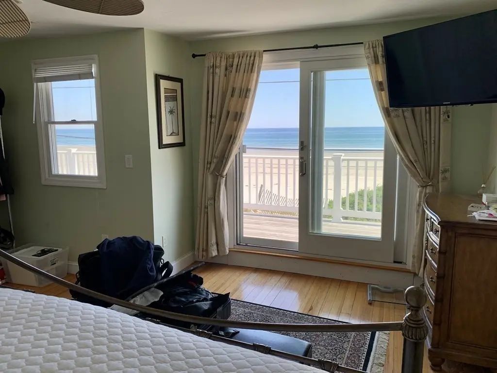 93 Beach Avenue #10/1-5/15, Hull