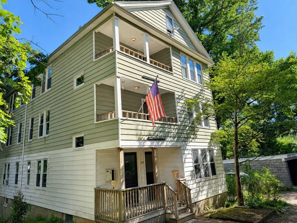 28 Gediminas St, Worcester