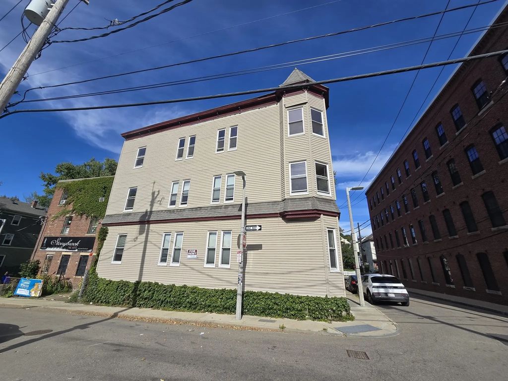 13 Bismarck St #1, Boston
