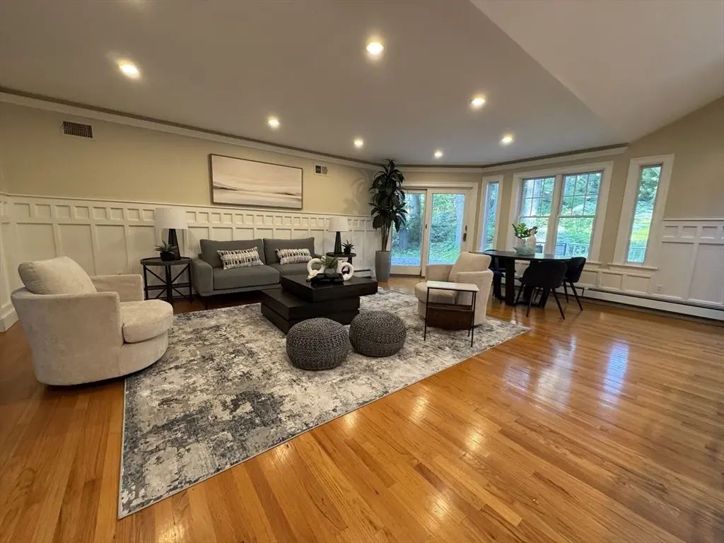 27 Gammons Rd #27, Newton