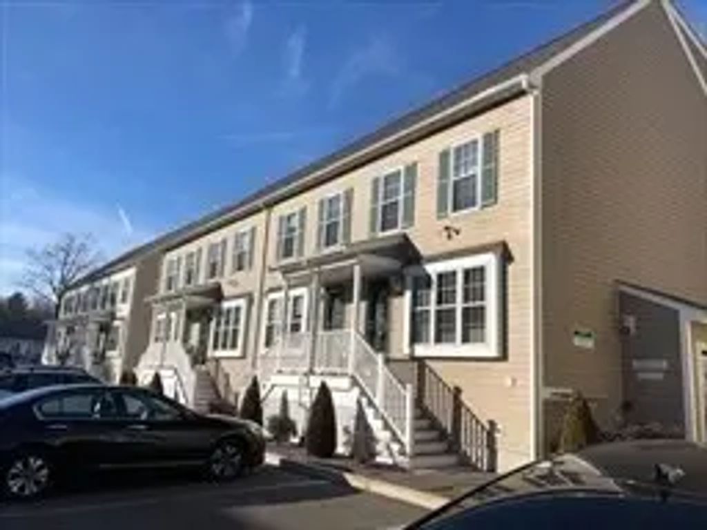 17 Foster St #15, Brockton