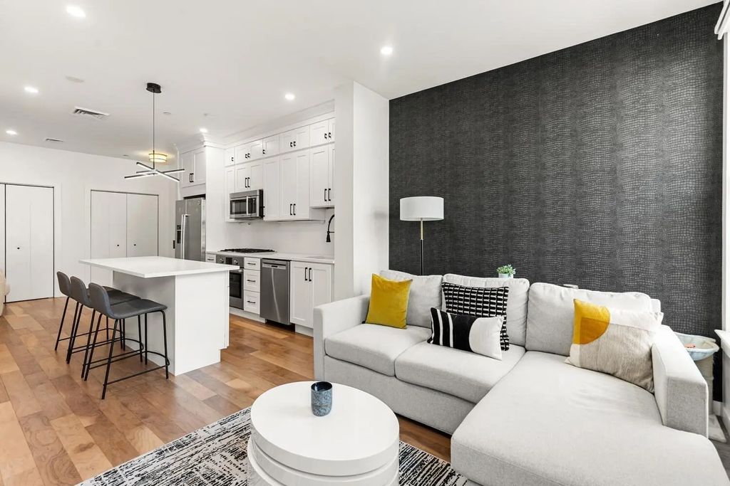 45 1st Ave #202, Boston