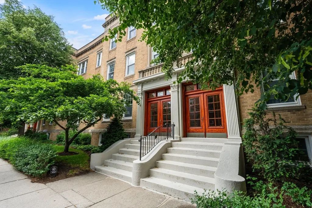 132 Sewall Avenue #c, Brookline