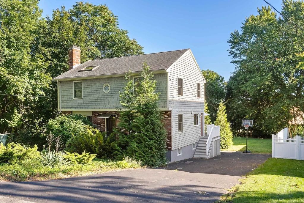 83 Barbour Terrace, Quincy