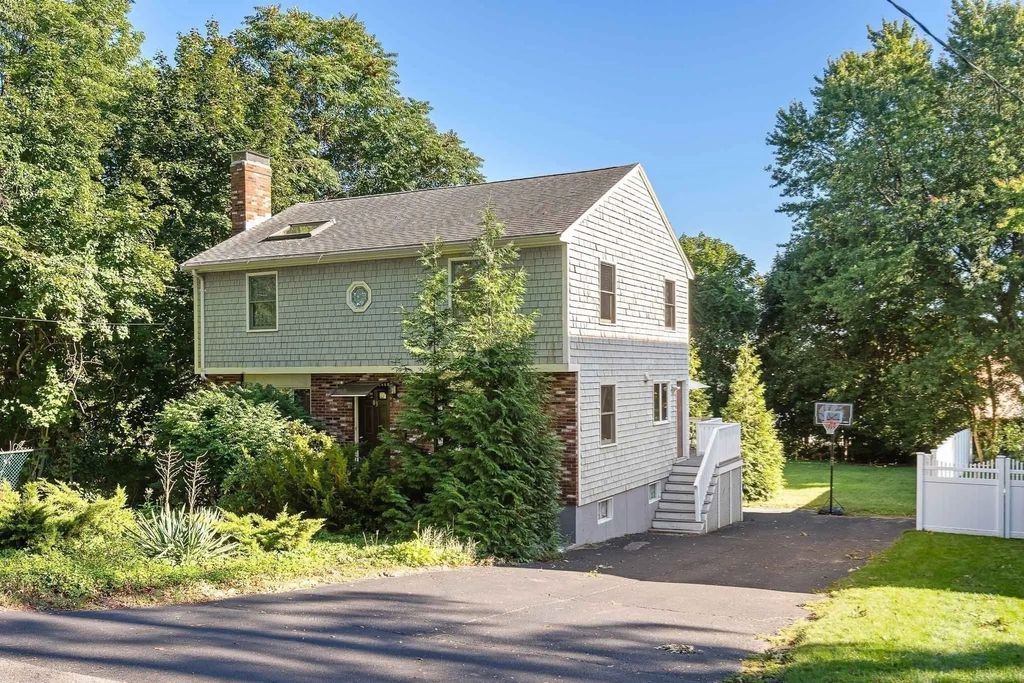 83 Barbour Terrace, Quincy