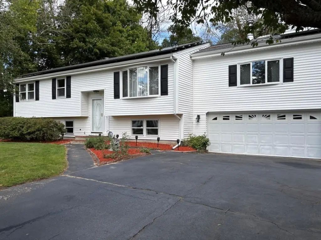 91 Hayward Ave, Brockton