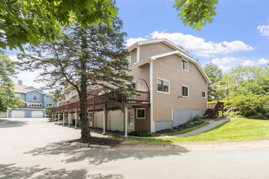 13 Nightingale Lane #13, Salem
