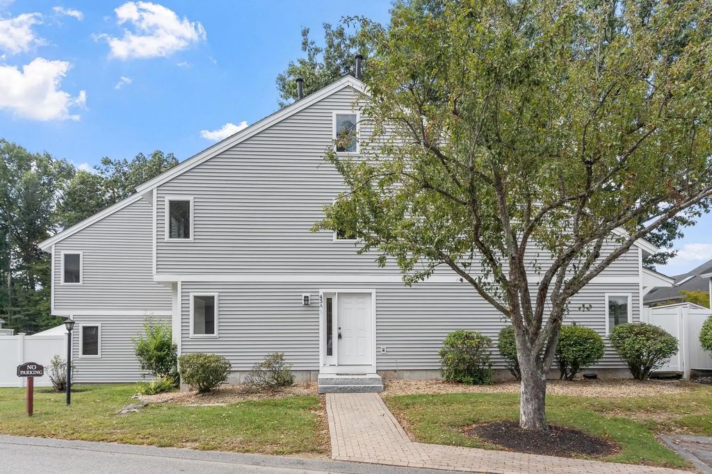 43 Meadow Pond Dr #a, Leominster