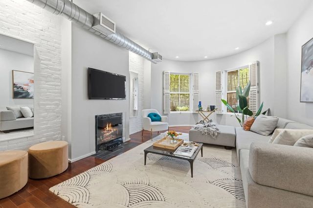 1692 Washington #2, Boston