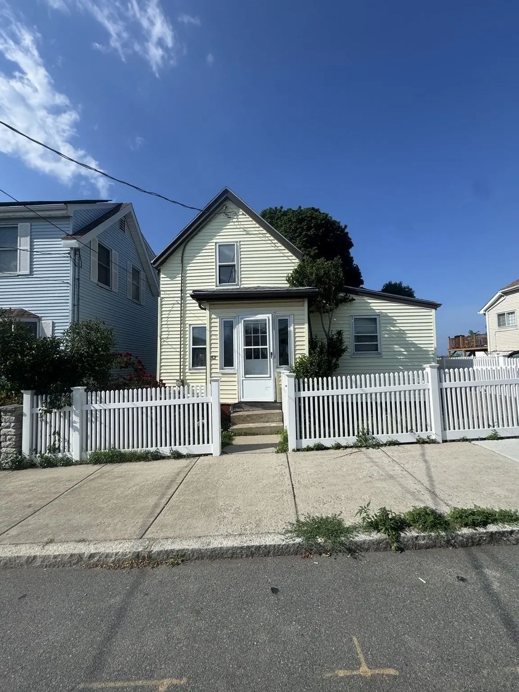 52 Crest Ave, Revere