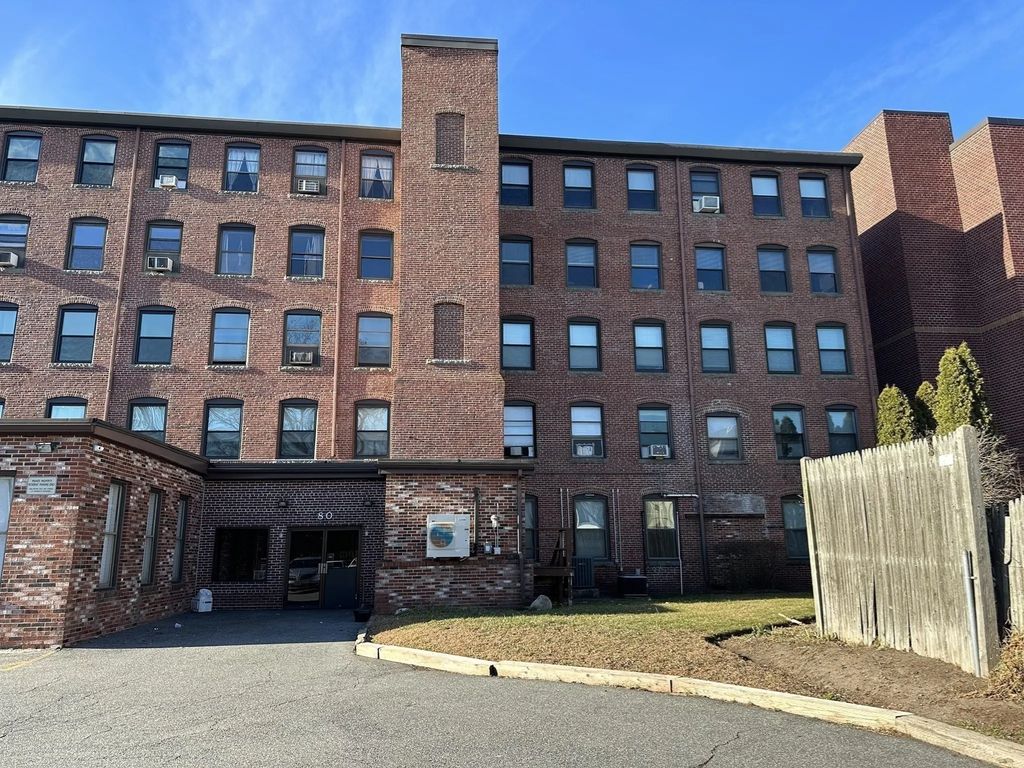 80 Foster St #406, Peabody