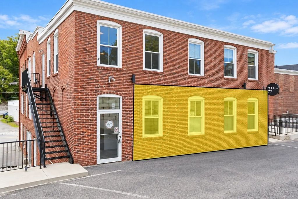 77 Elm St #203, Amesbury