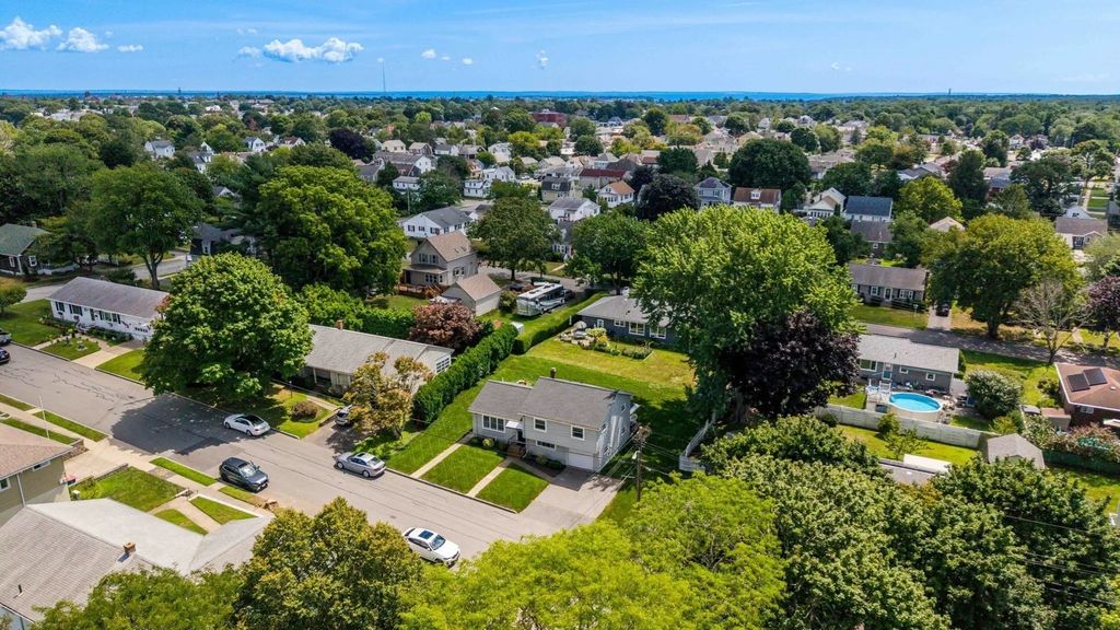 70 Fairmount St, New Bedford
