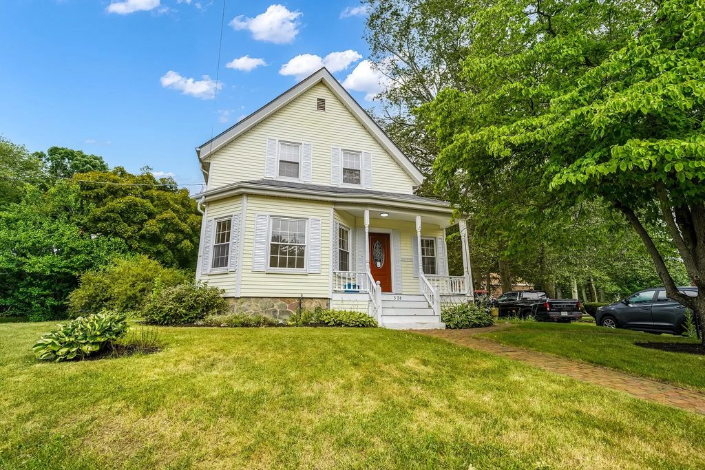 578 Plain St, Brockton