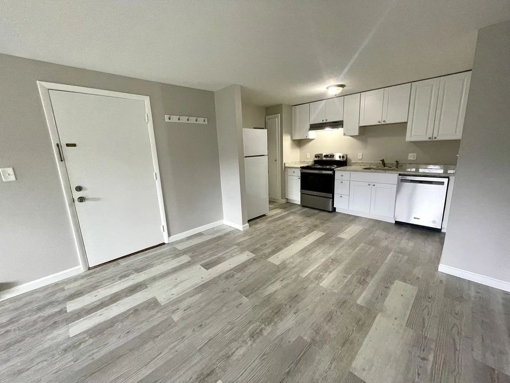 14b Mayberry Dr. #8, Westborough