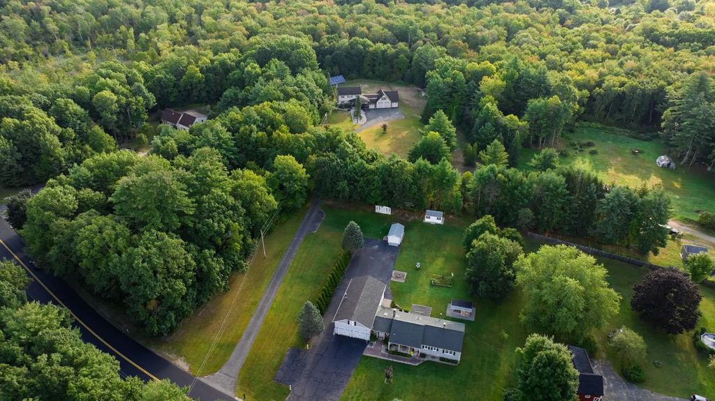 307 Chicopee St, Granby