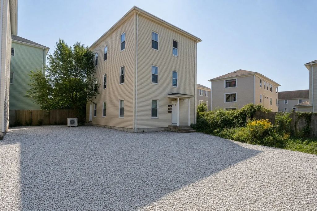49.5-51 Ellsworth St, Worcester