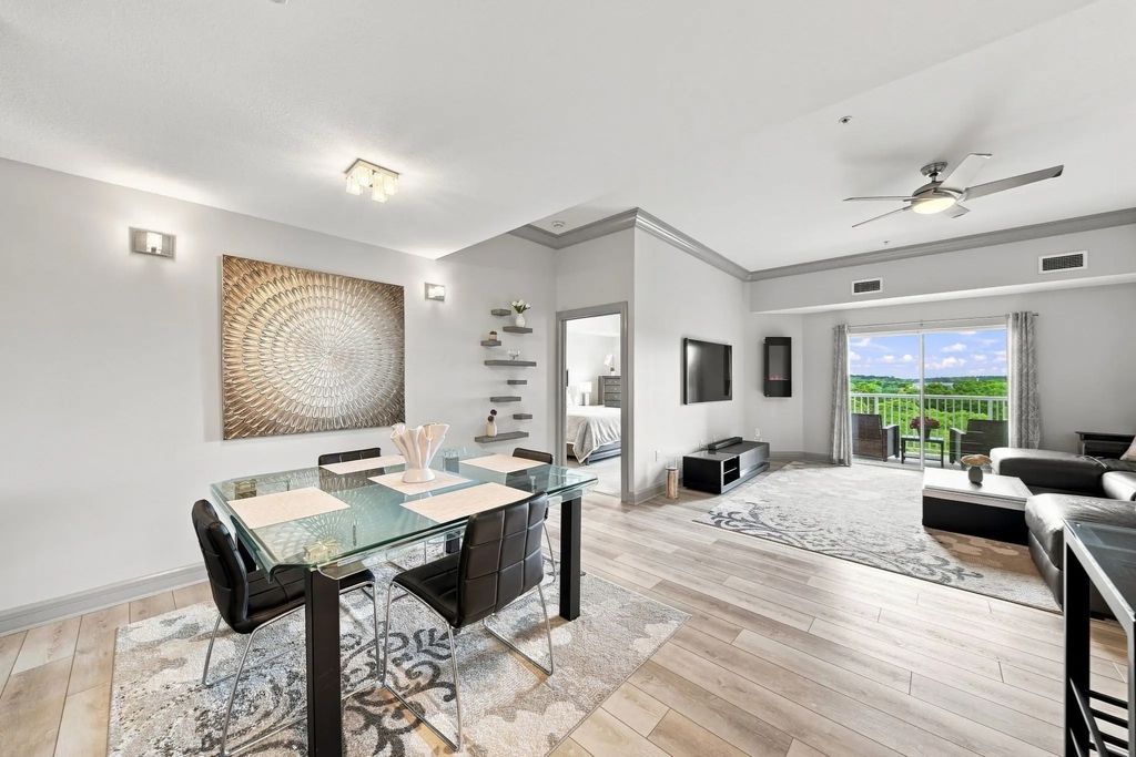 38 Village Rd #704, Middleton
