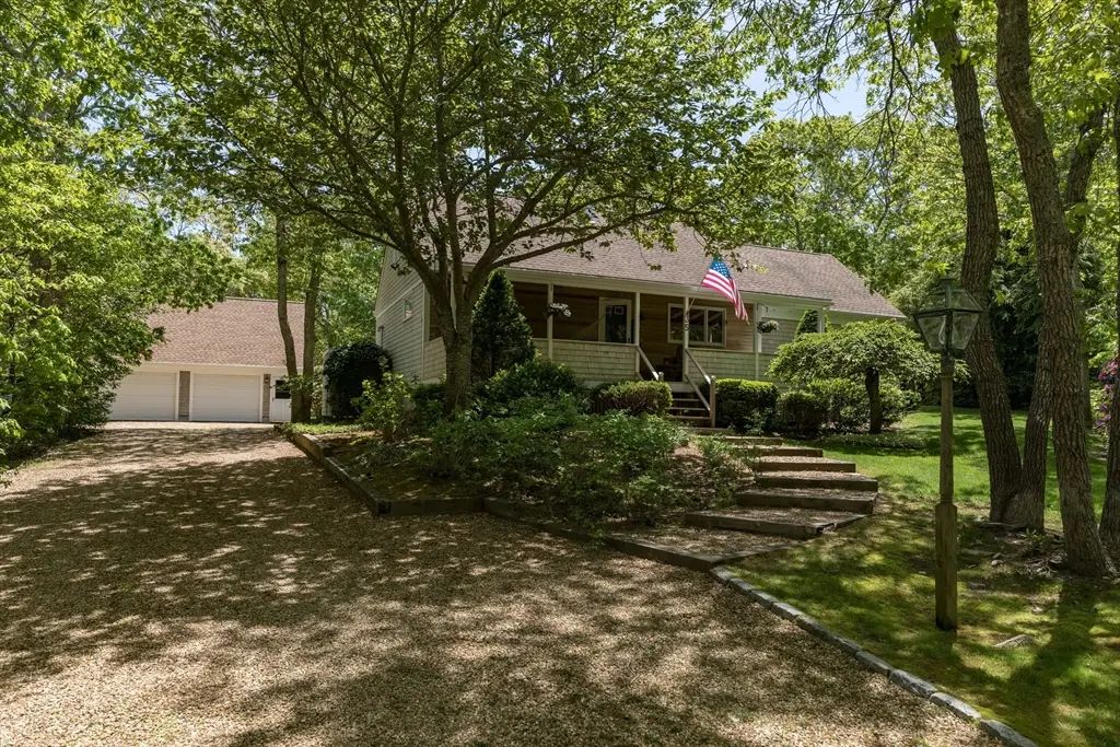 35 Seventh Street North, Edgartown