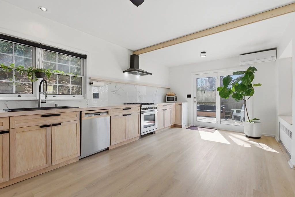 11 Sherwood St #1, Boston