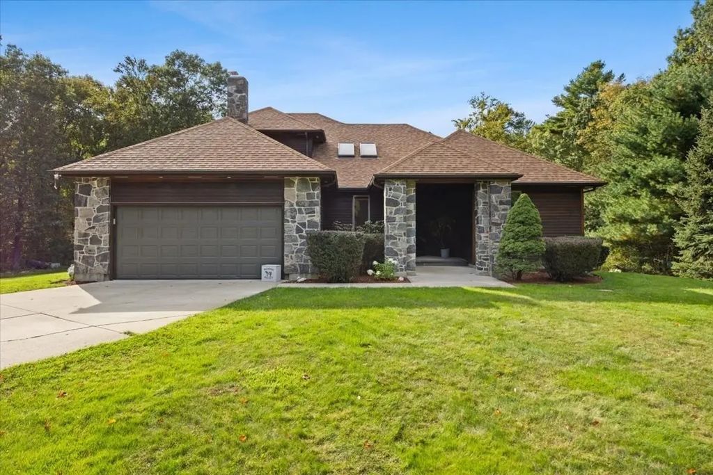 38 Purchase St, Rehoboth