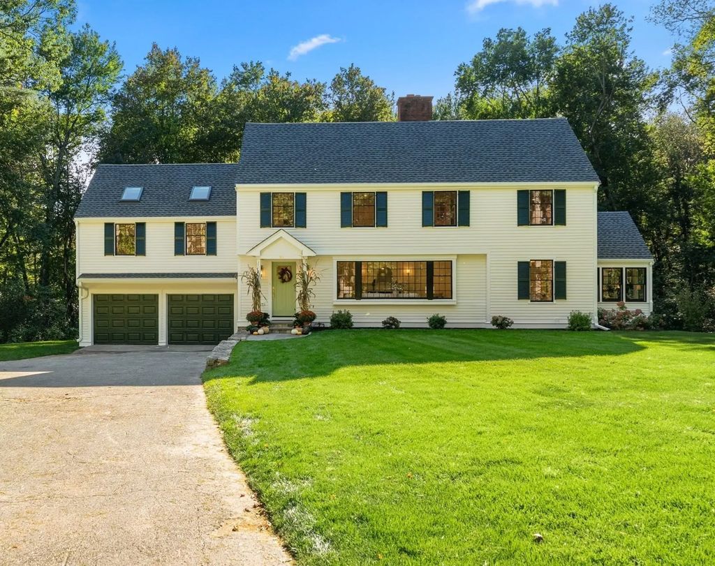 95 Sylvan Ln, Weston
