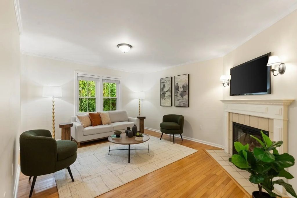 14 N Commons #c, Lincoln