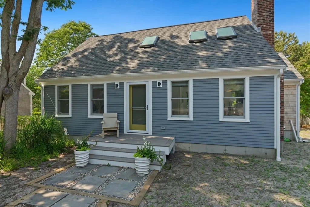 42 Bayberry Ave, Provincetown