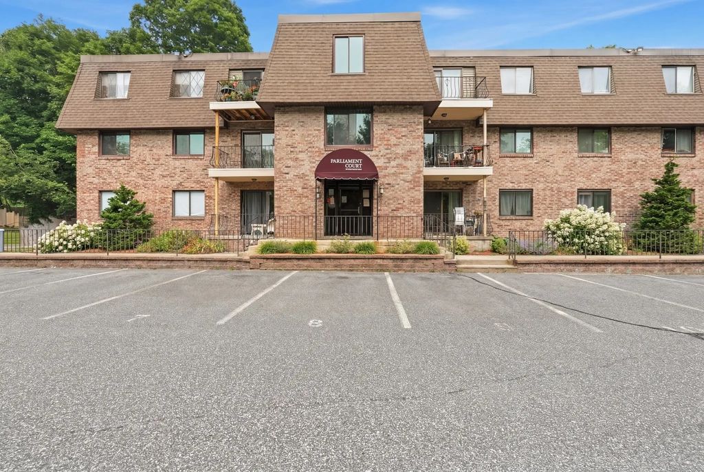 59 School St #b2, Northborough