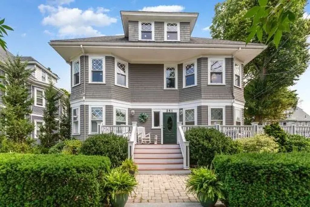 251 Massachusetts Avenue #2, Arlington