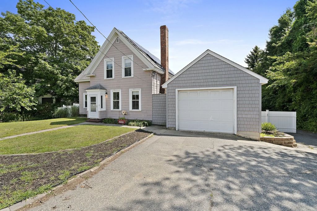 131 Pleasant Valley St, Methuen