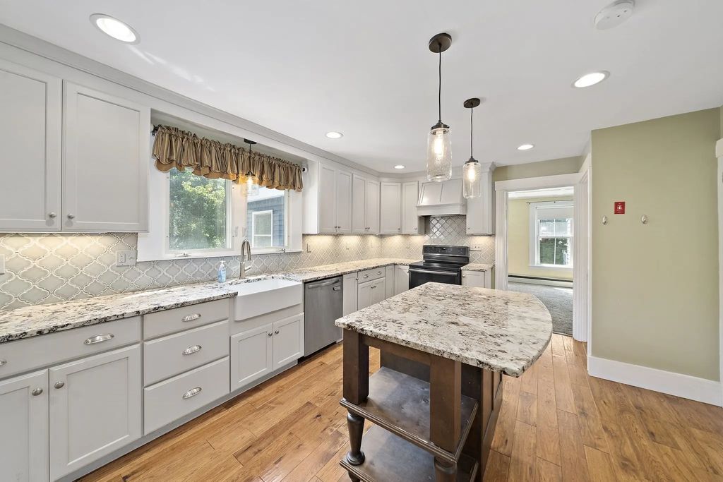 131 Pleasant Valley St, Methuen