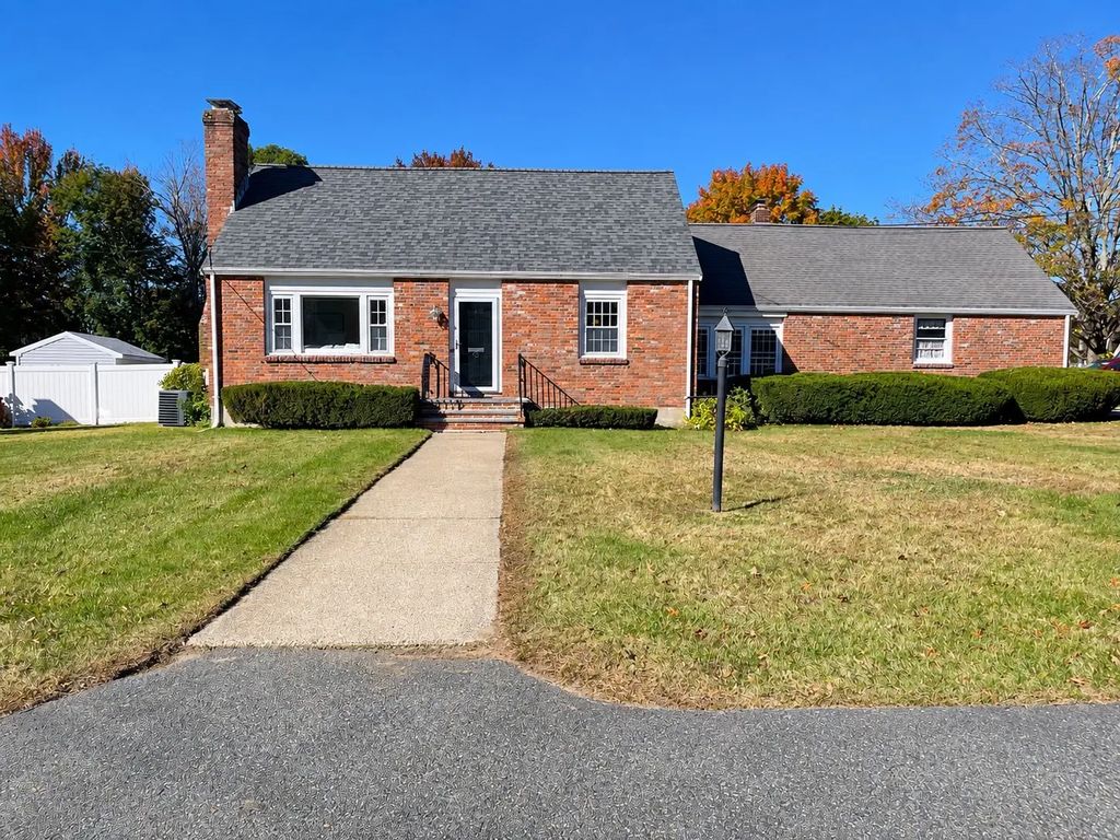 43 Irving Drive, Walpole