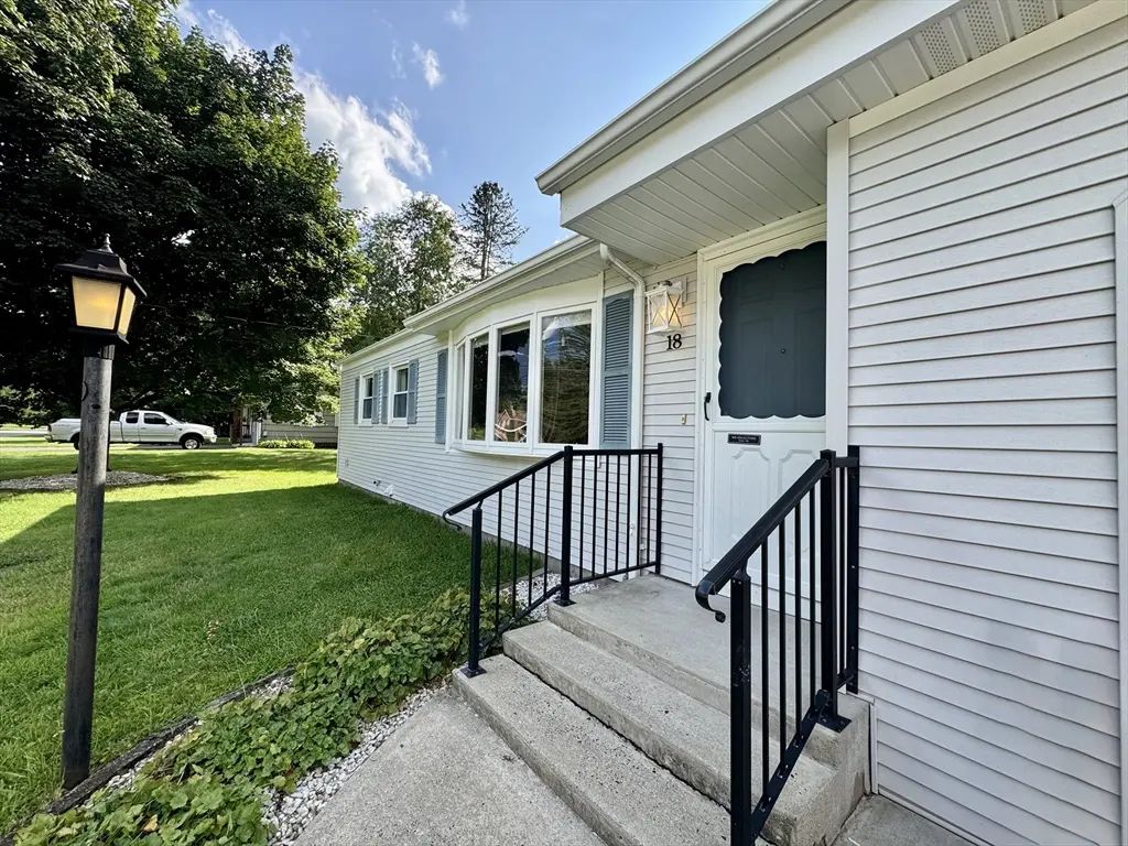 18 Cedar Oak Lane, Hampden