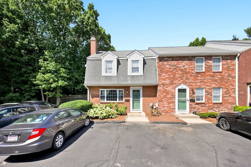 13 Meyer Ter #13, Canton