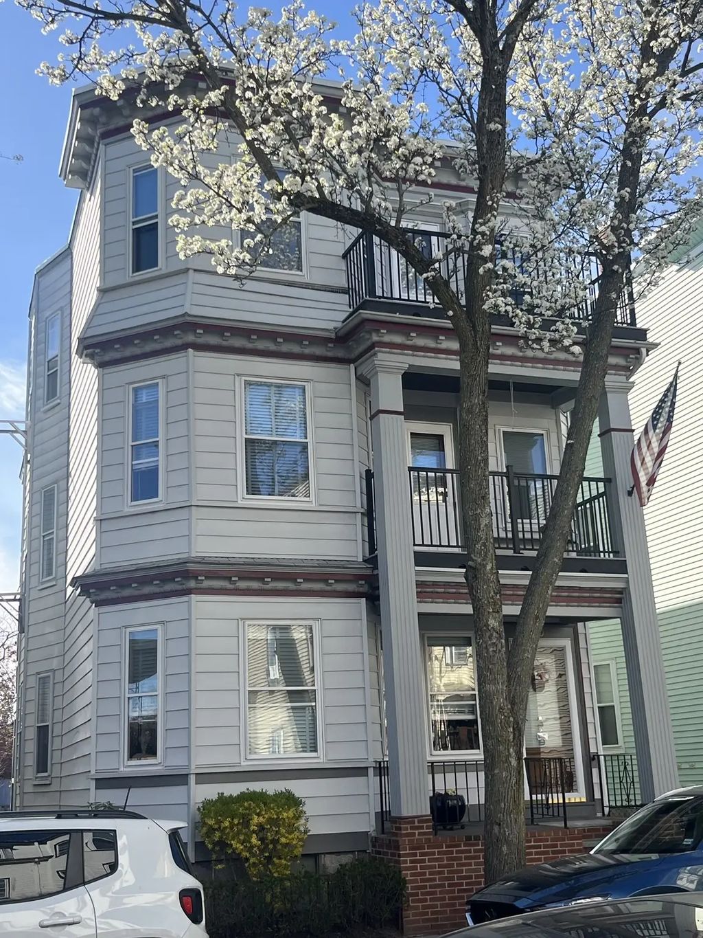 10 Antrim St #2, Boston