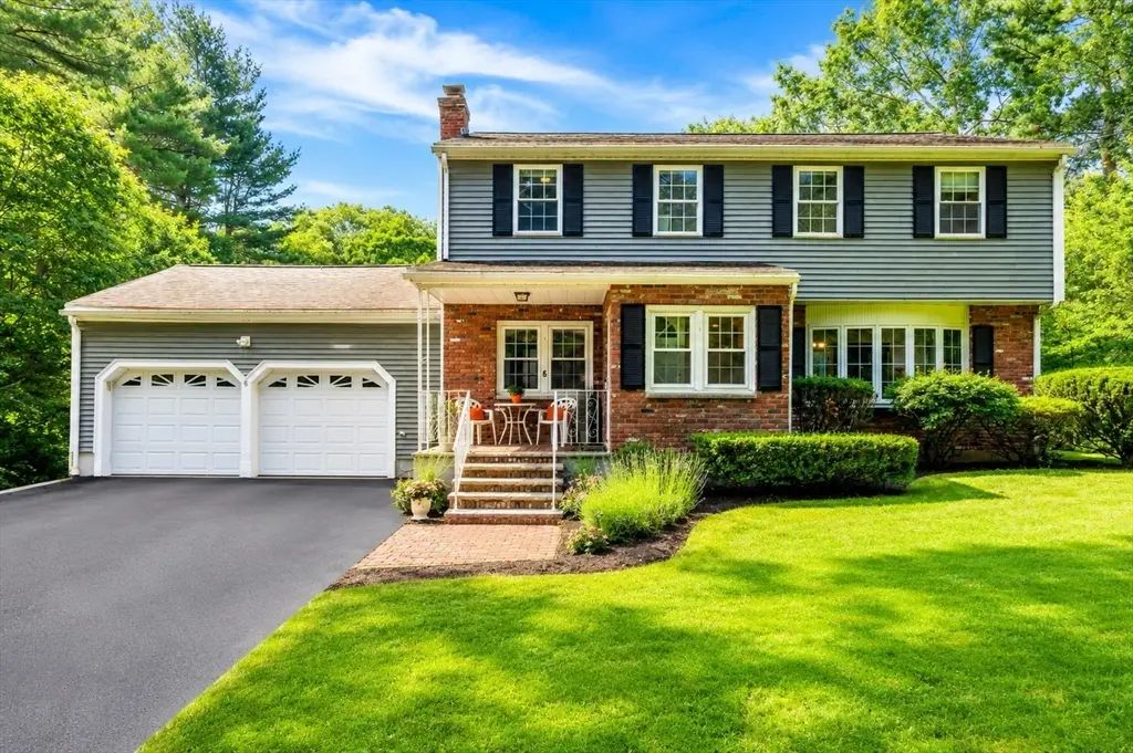 6 Forest St, Medfield