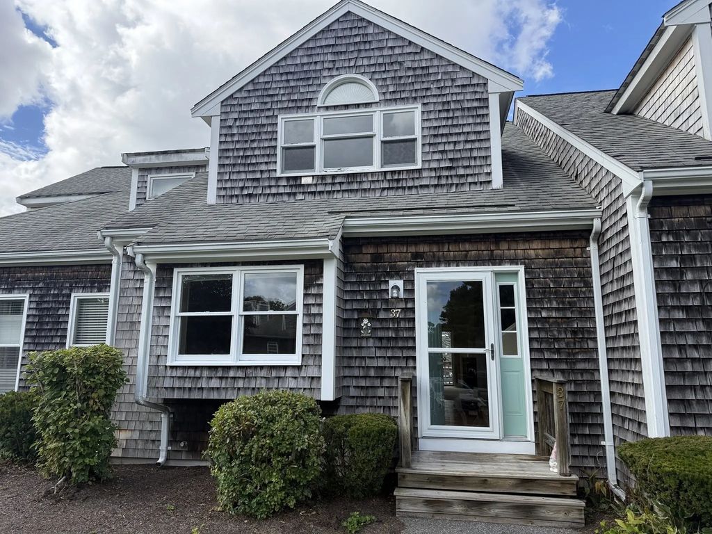 37 Harbor Hill Dr #37, Bourne