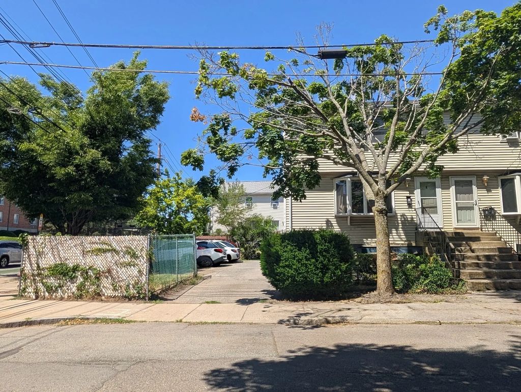 2 Myrtle #2, Somerville