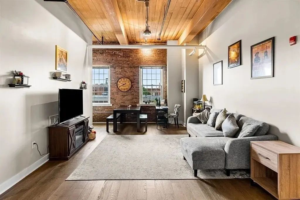 130 John St #459, Lowell