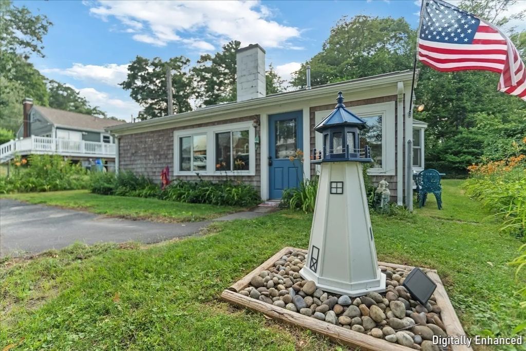 15 Charles St, Lakeville