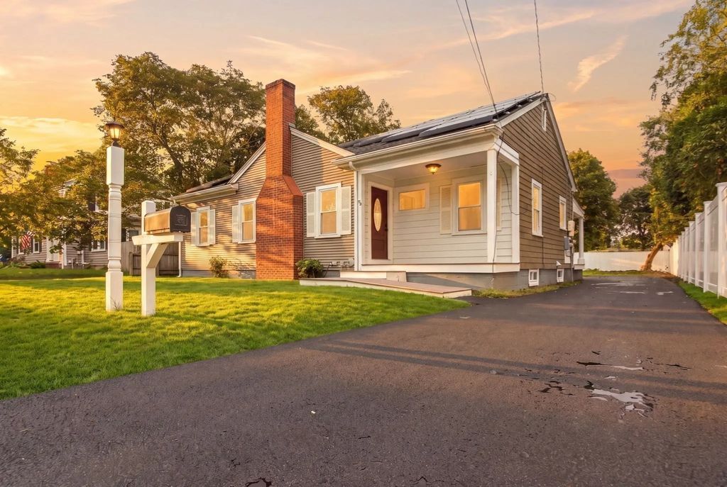 18 Murphy Rd, Barnstable