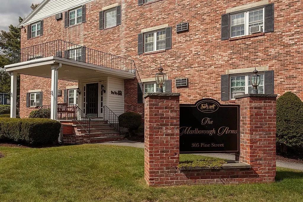 305 Pine St #6, Lowell