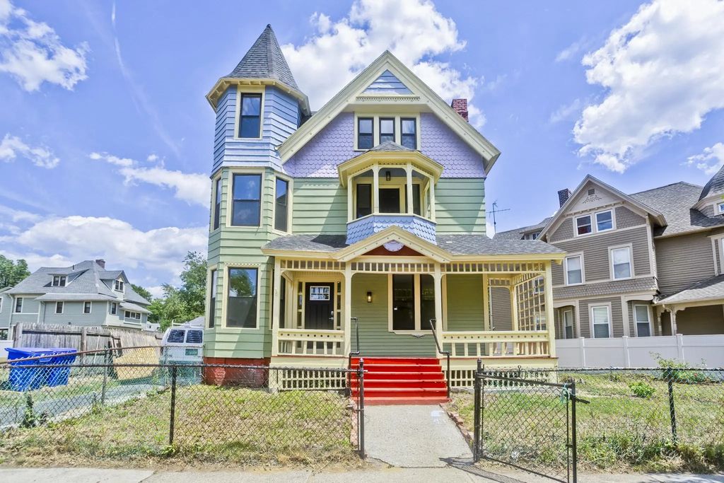 205 St James Ave, Springfield