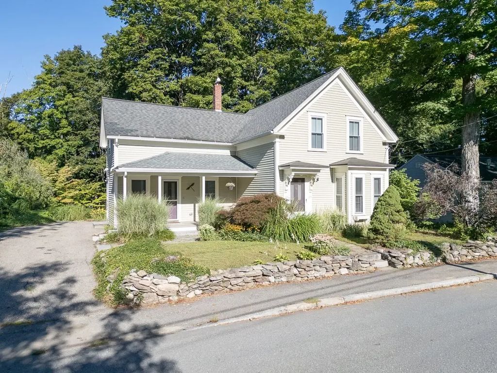 25 Prospect St, Pepperell