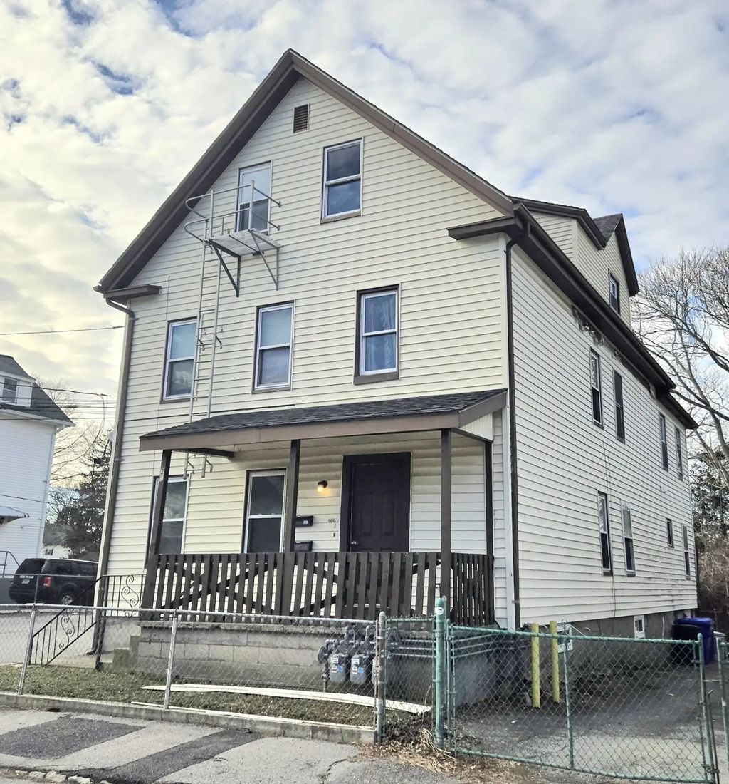 25 Myrtle St. #2r, Taunton