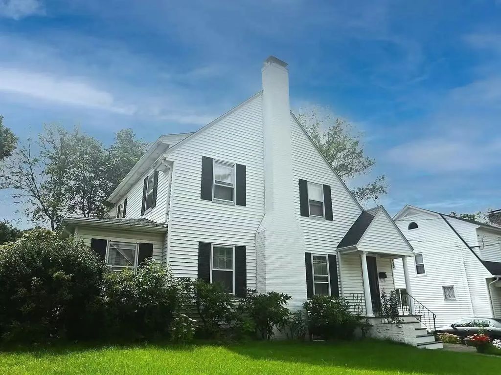142 Jackson, Newton