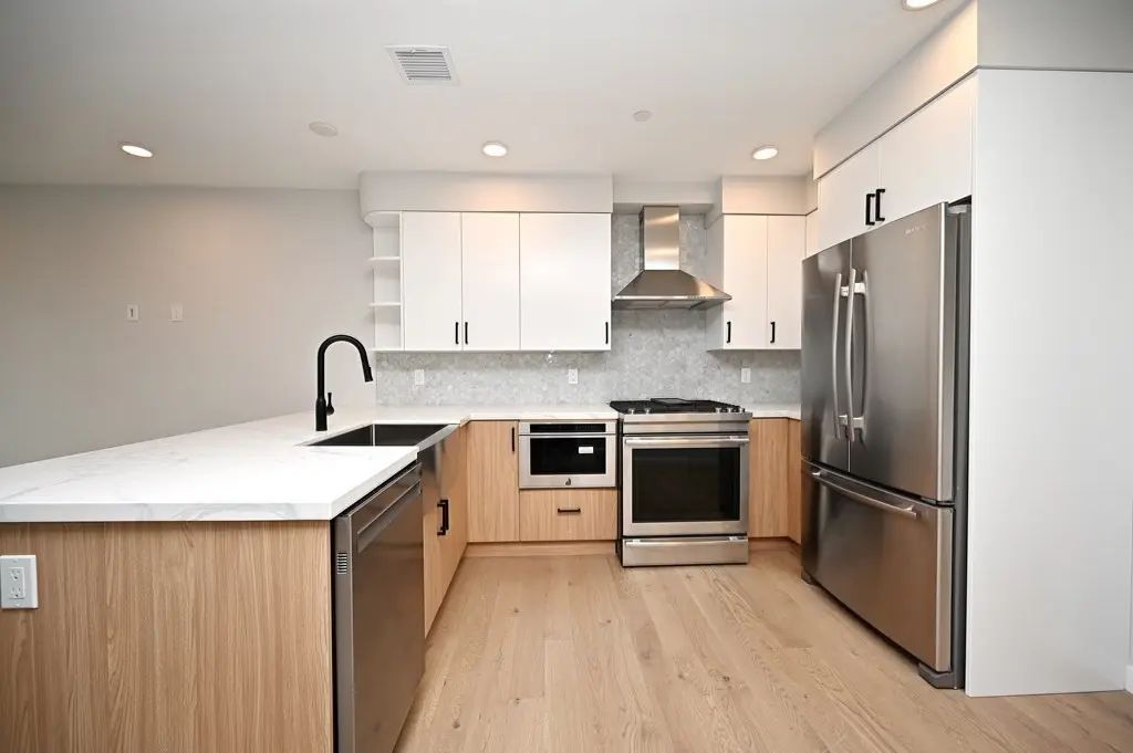 457 West Broadway #303, Boston
