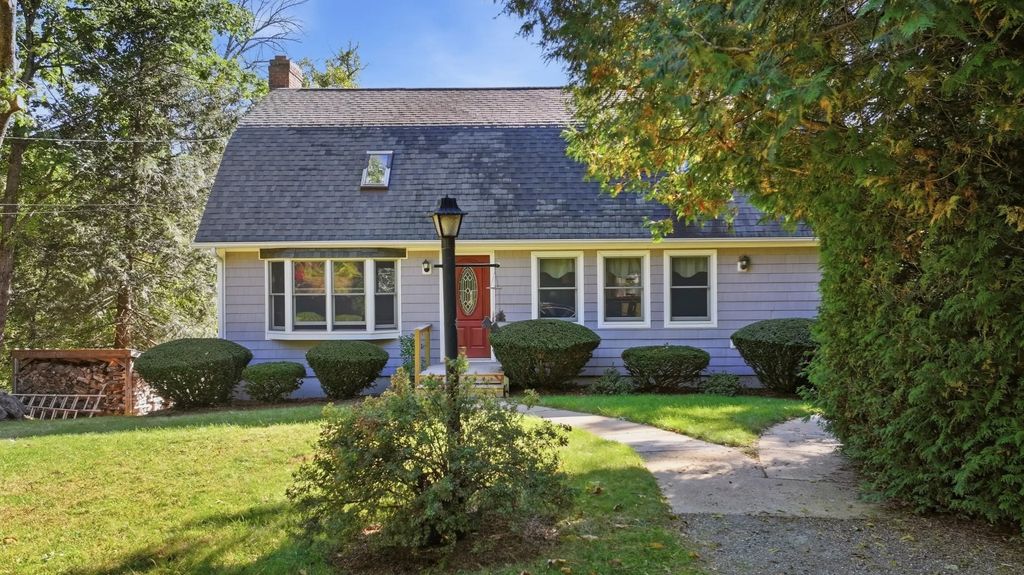 221 Pierce Rd, West Brookfield
