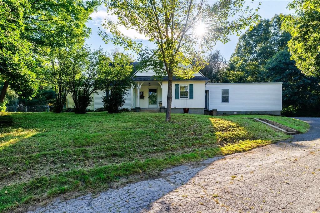 39 Southbridge Rd, Dudley